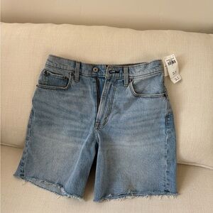 NWT Abercrombie & Fitch Dad Short 7” high rise denim